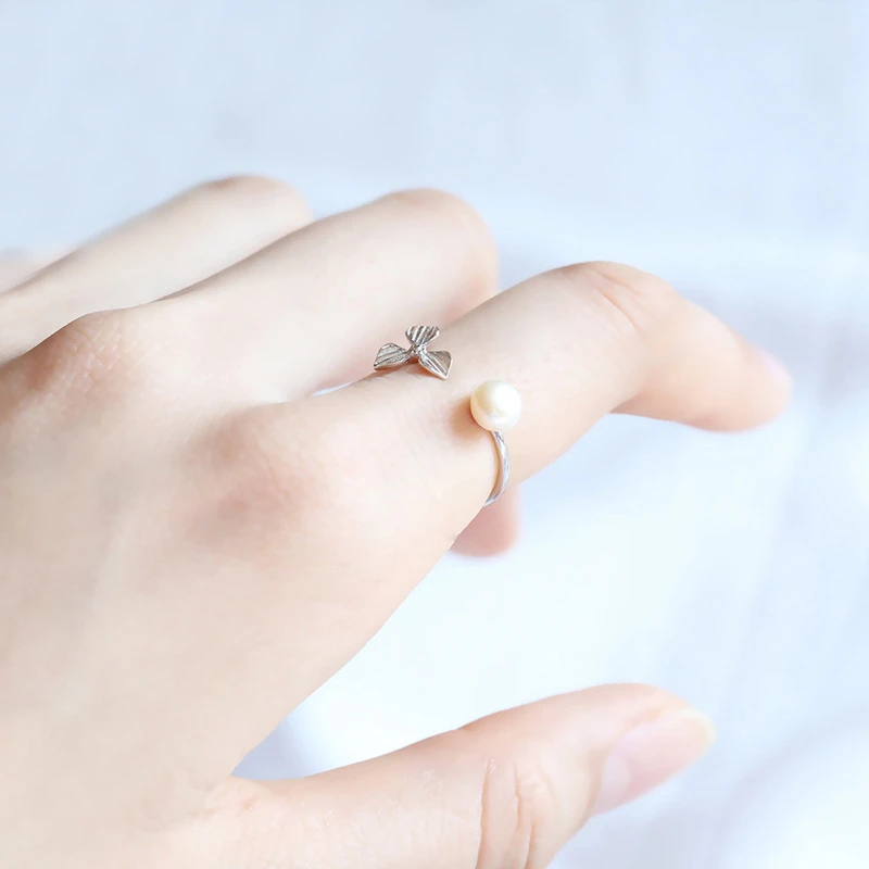 

Silver Three Leaves Imitation Pearl Open Rings For Women High Quality 925 Creative Fashion Jewelry