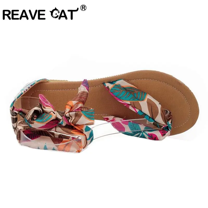 Reave Cat/Большие размеры 34-43 Т ремень Красочные пляж плоский каблук Сандалии для девочек Женская летняя обувь Сандалии для девочек изящные дамские босоножки с лентой, для отдыха