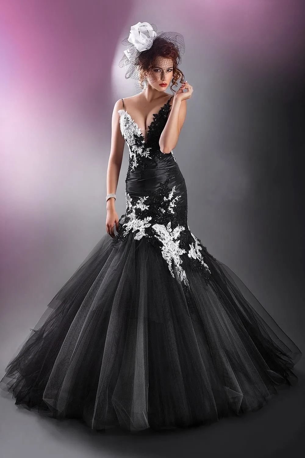Sexy-Lace-Mermaid-black-and-white-Wedding-Dresses-2017-See-Through-sweep-Train-Bridal-Gowns