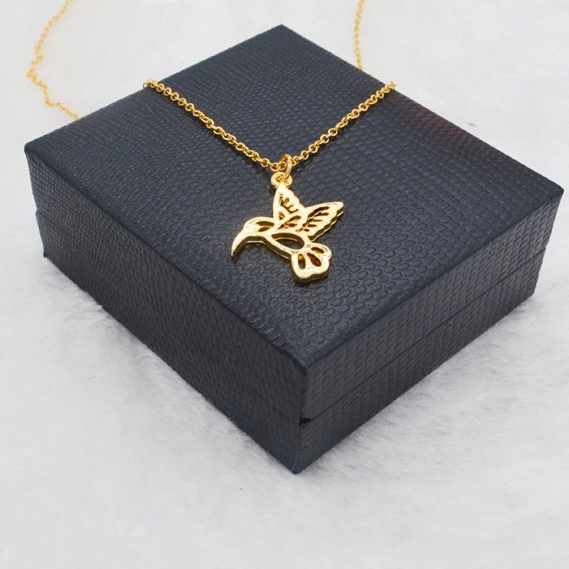 Sykesha Hot Women Small Hummingbird Pendant Necklaces Hummingbird Charm Necklaces Bird Simple Chain Dainty Necklaces