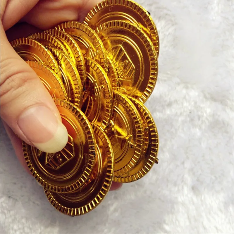 

50Pcs plastic gold and silver coins pirate party pretend chest box children's toys game currency counterfeit money 8ZHH204