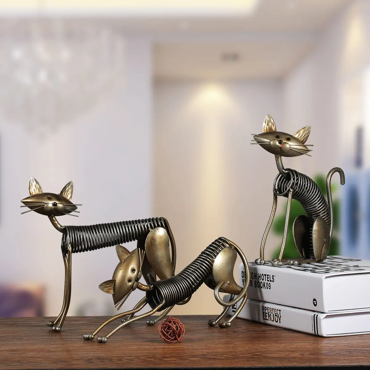 

TOOARTS Metal Sculpture Iron Art Cat Spring made cat Handicraft Crafting Decoration Home Furnishing Ornaments