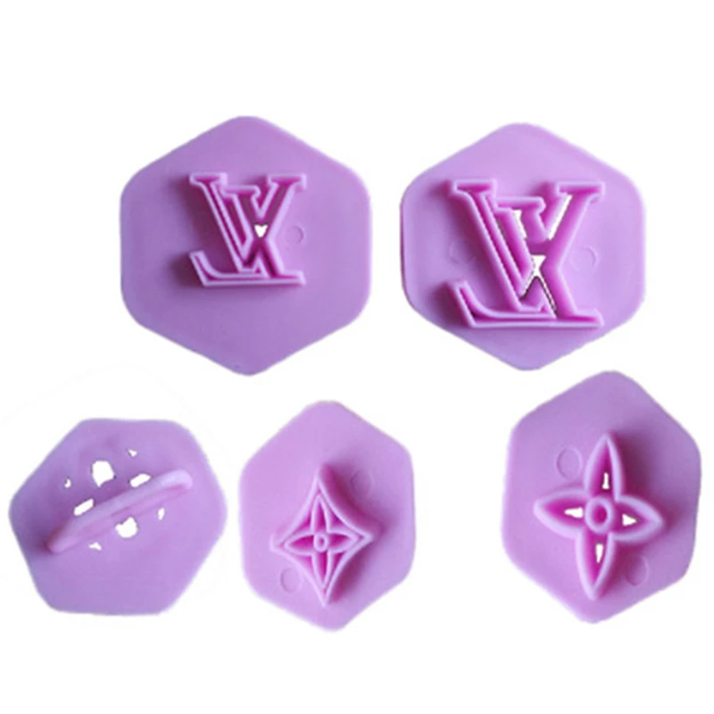 

3D L and V Letter Shape 8 Pcs/Set Fondant Cake Embossing Mold With Handle Cake Decor Mold Supply Baking Tools 100% Brand New
