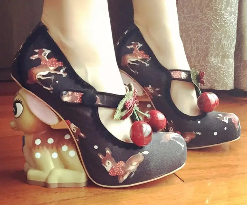 Милые кожаные туфли с пряжкой на ремешке с принтом оленя для девочек; необычные туфли на каблуке с маленьким оленем; туфли на высоком каблуке с двойной вишней; обувь на каблуке с оленем