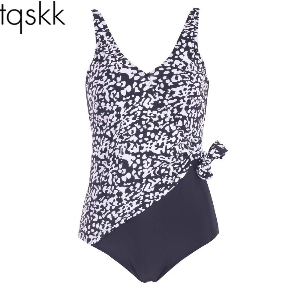 

TQSKK 2019 New Floral Swimwear Women Retro One Piece Swimsuit Female Print Swimsuit Sexy Summer Beach Wear Bathing Suit Monokini