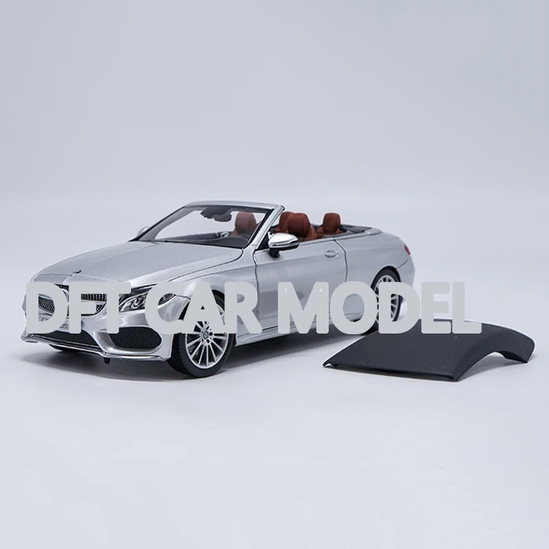 

1:18 scale Alloy Toy Vehicles C-CLASSE C200 Car Model Of Children's Toy Cars Original Authorized Authentic Kids Toys