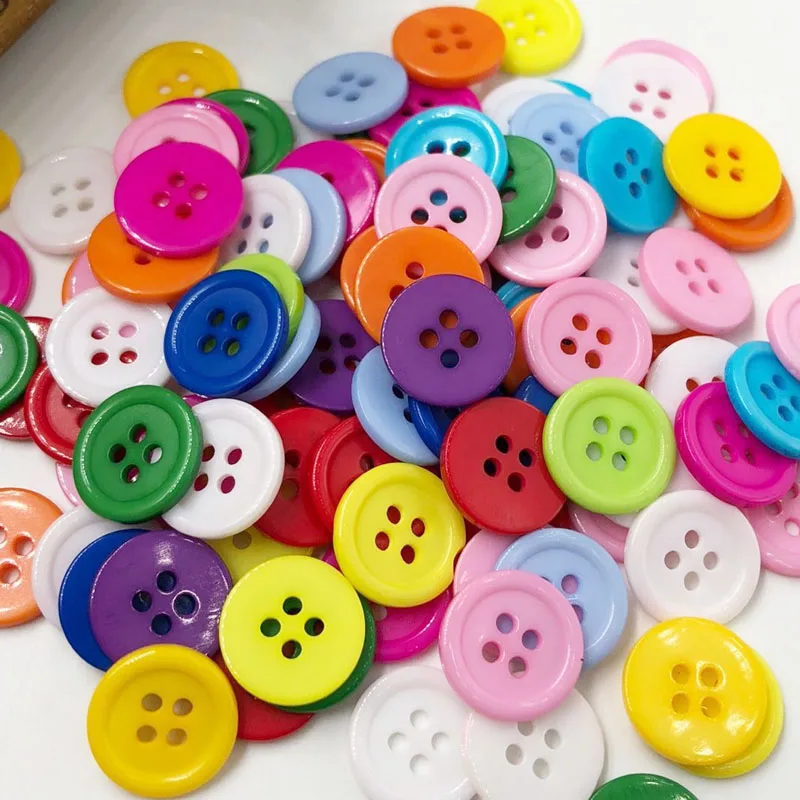 100pcs New 15mm 4 holes Plastic Button / Sewing lots Mix PT52plastic