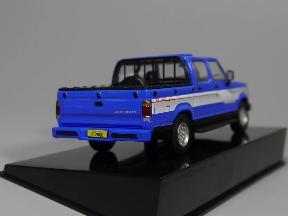 Авто ИНН-ixo 1:43 Chevrolet A-20 Cabine Dupia 1994 литая модель автомобиля