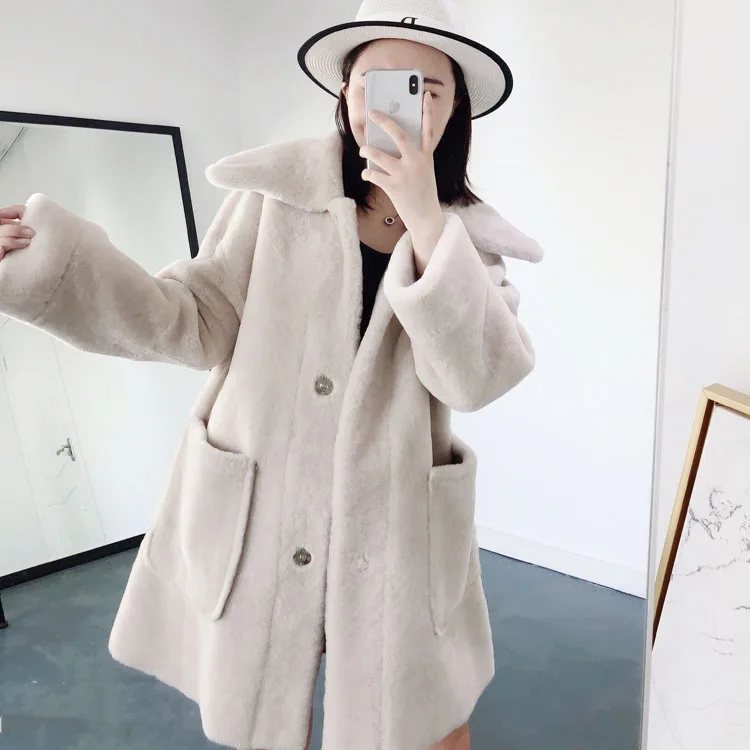 

New winter fur coat Elegant Fur-in-One women Coat Merino Lamb Fur Overcoat on both sides fur jacket MW3009