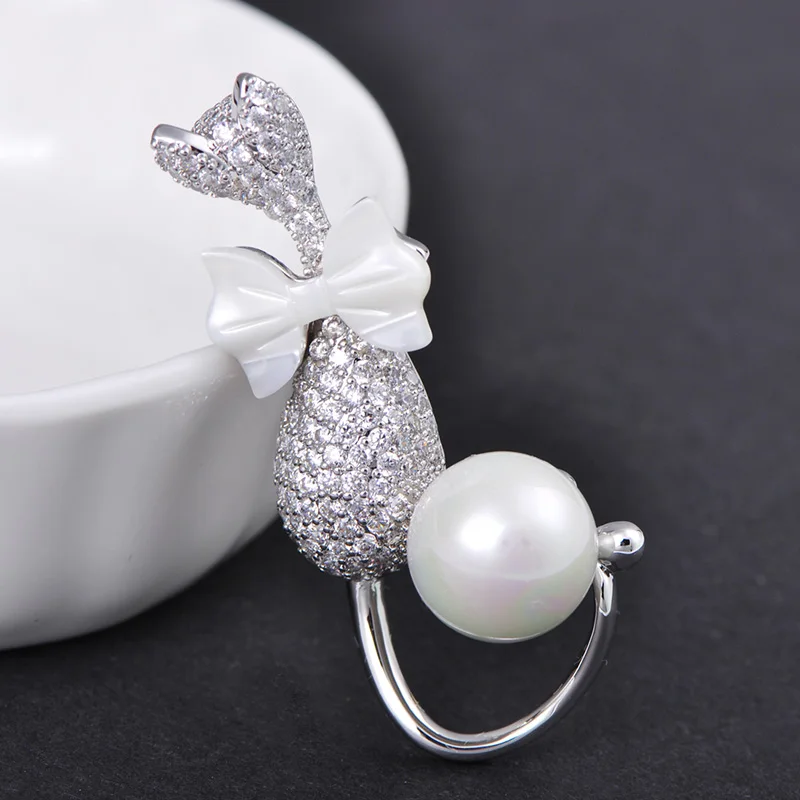 Funmor Lovely Cat Shape Brooch Full Cubic Zircon Animal Jewelry Women Men Coat Dress Collar Suit Pins Banquet Accessories Gifts
