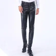 Новое поступление мужской тощий карандаш Штаны из искусственной кожи Для мужчин Solid Slim Fit Искусственная кожа Мотобрюки хип-хоп мотоцикл Треники g091004