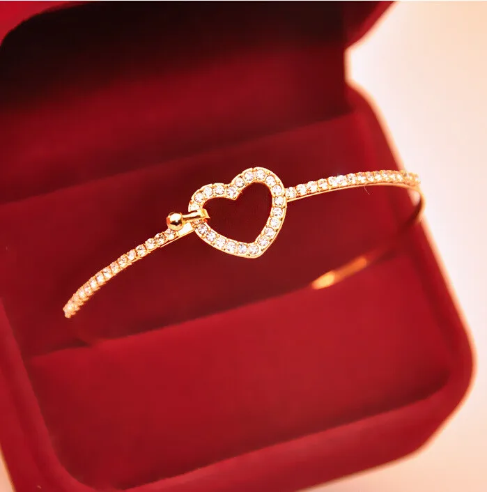 

Fashion Style Gold Rhinestone Love Heart Bangle Cuff Bracelet Jewelry 72510