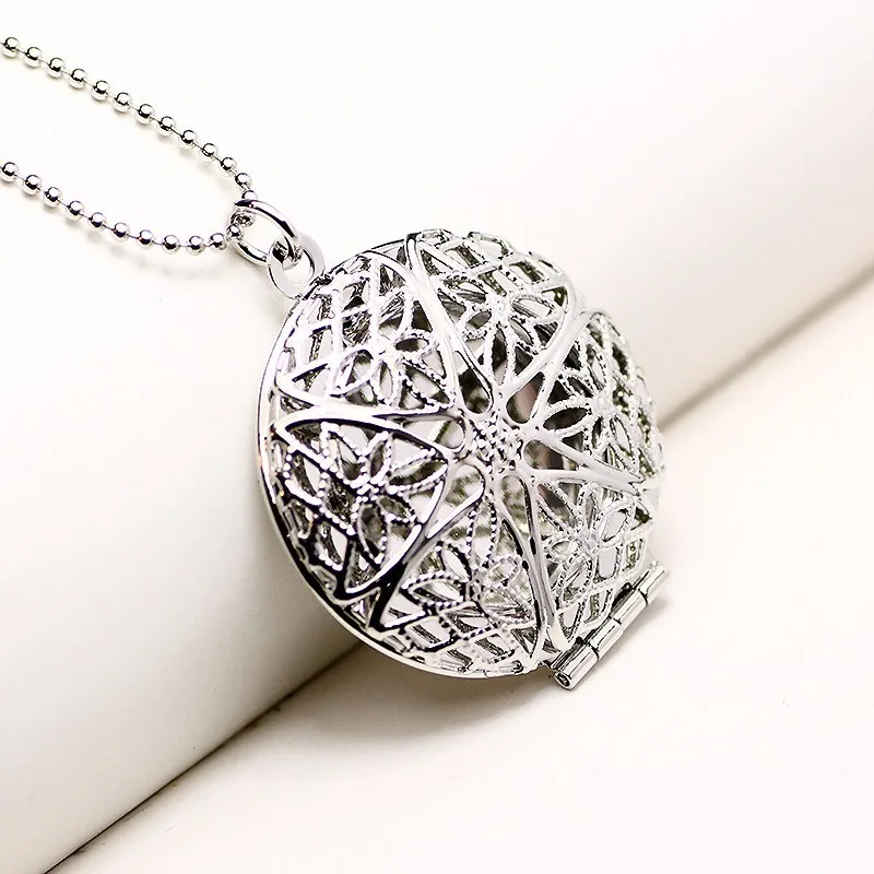 

Circular hollow Photo memory floating locket lace Necklace fragrance essential oil diffuser for women 2016 MKA99