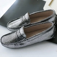 Nouvelles Femmes 100% En Cuir véritable Chaussures Mocassins Mère Mocassins Doux loisirs Flats Femme Conduite Casual Chaussures 7 Couleurs