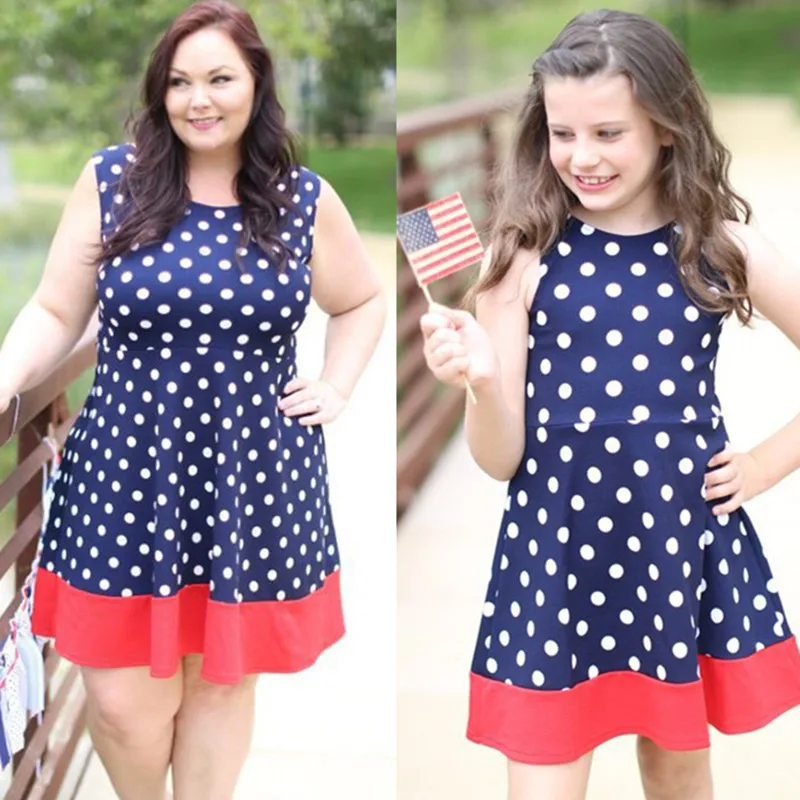 

Mom and Daughter Match Dress 4th of July Summer Girls Dress Family Look Polka Dots Cotton Dresses Vestido Family Clothes H0240