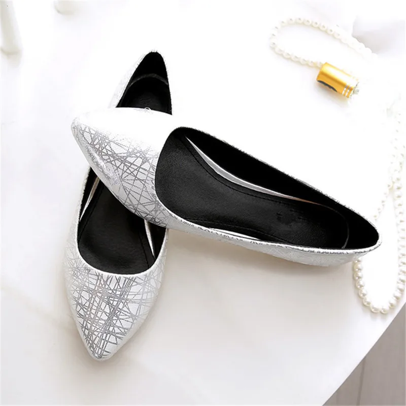 BEYARNE/женская повседневная обувь на плоской подошве; коллекция года; удобная женская обувь из искусственной кожи на мягкой подошве с острым носком; обувь на плоской подошве - Цвет: Белый