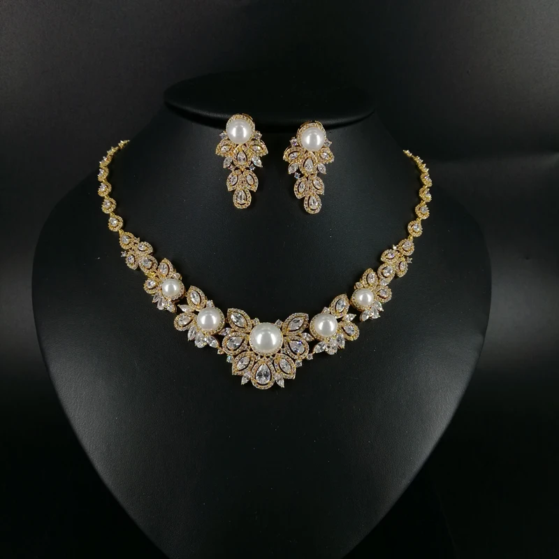 

2019 new fashion retro shell pearls with flower zircon golden necklace earring set,wedding bride banquet dress dinner jewelry