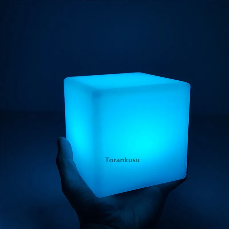 Avengers Endgame Tesseract LED Action Figures Toy Cosplay 10x10cm Thanos Iron Man Infinity Stones Avangers Infinity Gauntlet Avengers Endgame Tesseract LED Action Figures Toy Cosplay 10x10cm Thanos Iron Man Infinity Stones Avangers Infinity Gauntlet
