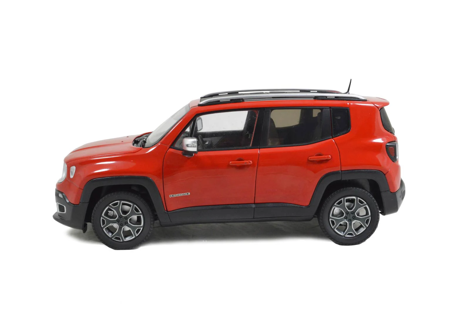 1/18 1:18 1 18 масштаб Jeep Renegade 2016 Красный статическое моделирование литье под