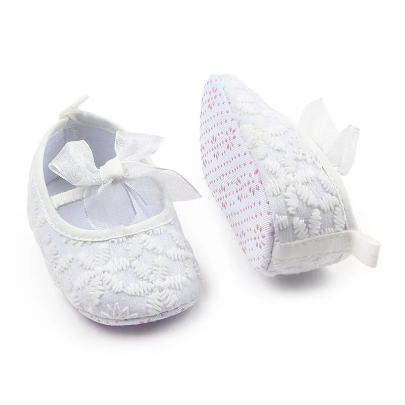 Кружевные красивые нарядные ботинки для маленьких девочек с бантом-бабочкой и мягкой подошвой для детей 0-15 месяцев