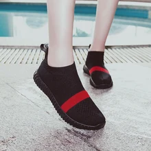 Модная обувь на плоской подошве; женские лоферы из сетчатого материала; повседневная женская обувь с носком; Уличная обувь для женщин; кроссовки без застежки с круглым носком