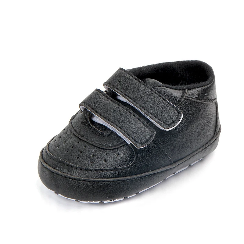 Новинка; Мокасины младенческие для маленьких мальчиков; кроссовки из искусственной кожи с двумя ремешками на мягкой подошве для малышей; Брендовая детская обувь для детей 0-18 месяцев - Цвет: Черный