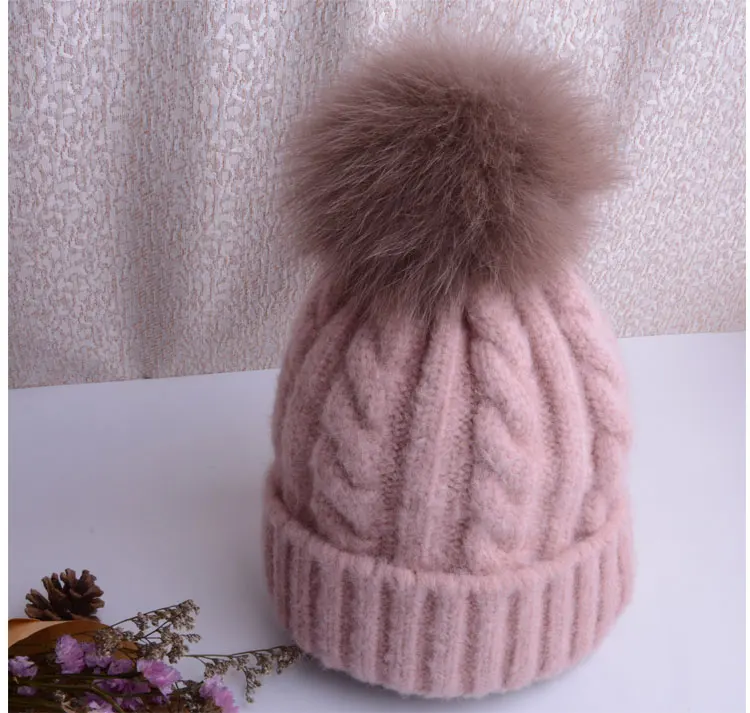 colorful-pom-pom-hat-_10