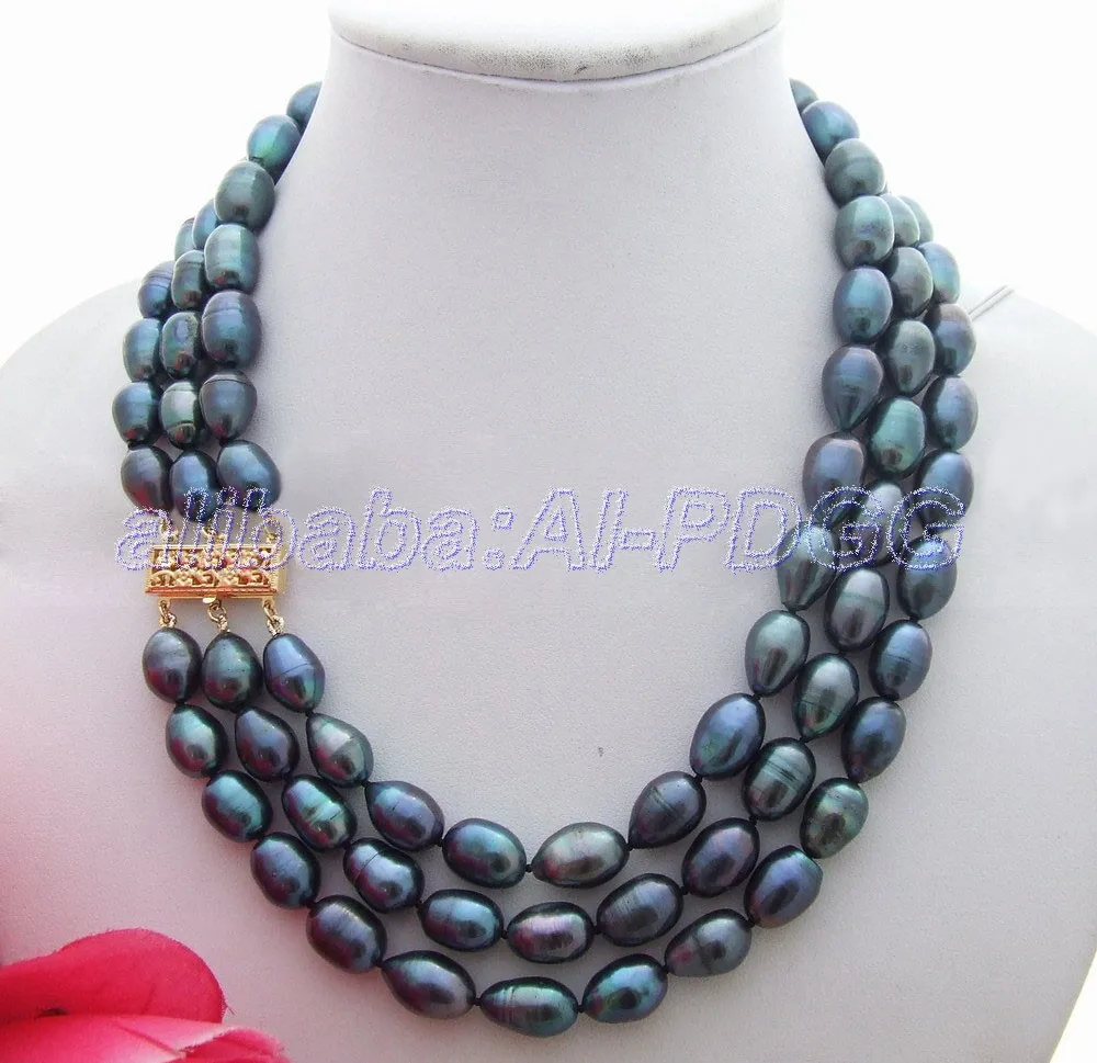 

Charming! 13mm Black Pearl Necklace