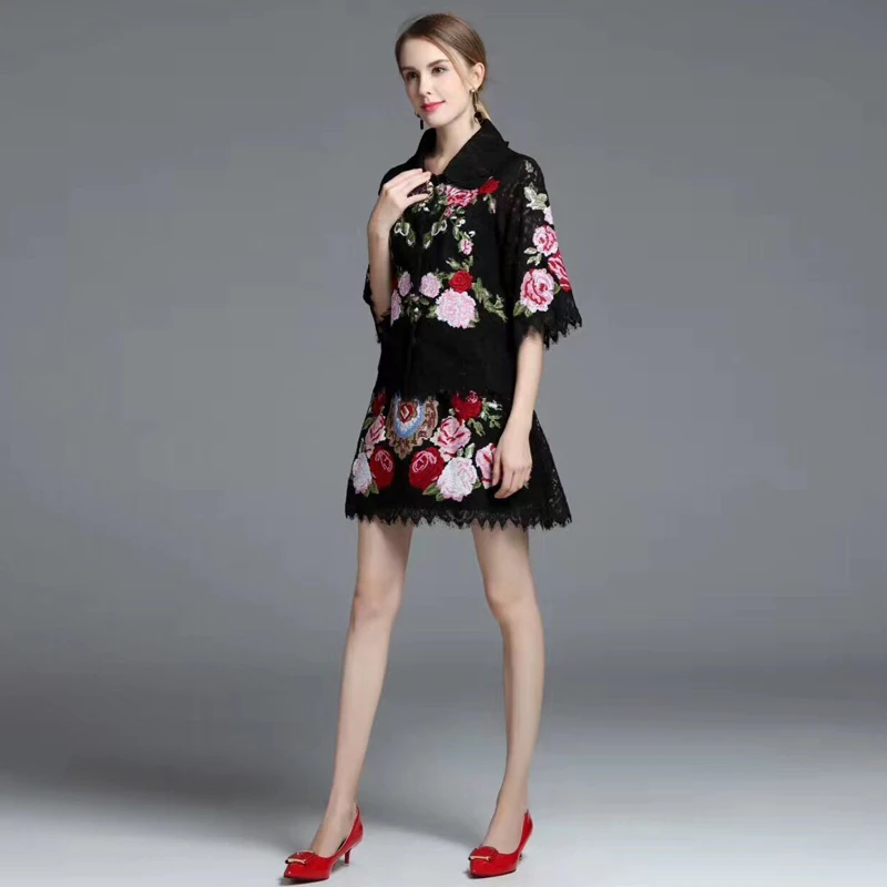 Luxo Bonita Mulheres Twinsets 2017 High end da moda Turn down Collar Floral Lace Bordados Top + Mini Saias 2 Peças Set/terno