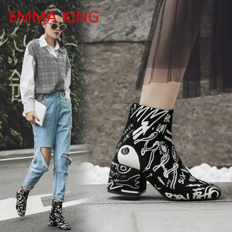 

2018 New Graffiti Design Women Ankle Boots Suede Zipper Med Heels Chelsea Boots Fashion Women's Party Wedding Shoes Pumps