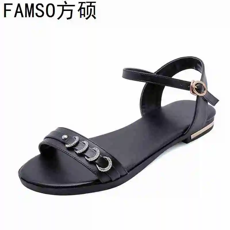 

FAMSO 2019 New Shoes Women Sandals Genuine Leather Flats Heels Sandals Big Size 34-43 Summer Ankle Strap Lady Casual Sandals