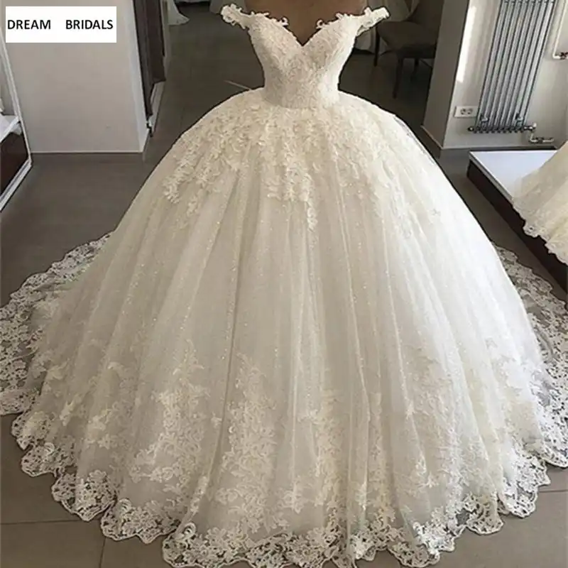 vestido de noiva princesa com muito brilho