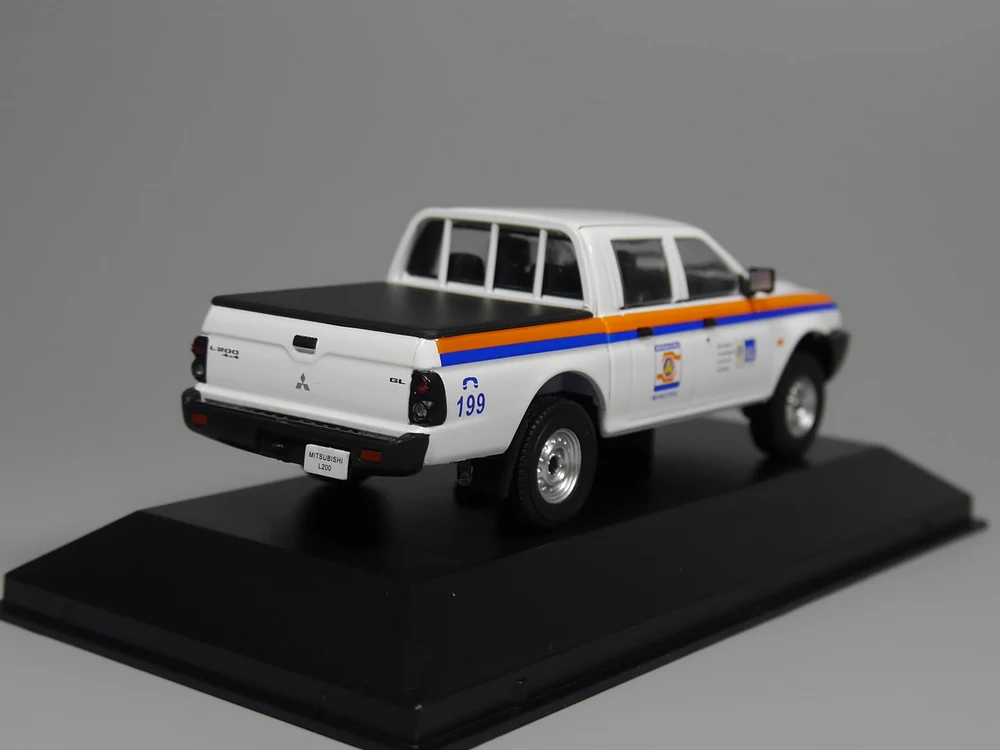 Авто ИНН-ixo 1:43 Mitsubishi L200 Defesa Civil Рио-де-Жанейро литая модель автомобиля