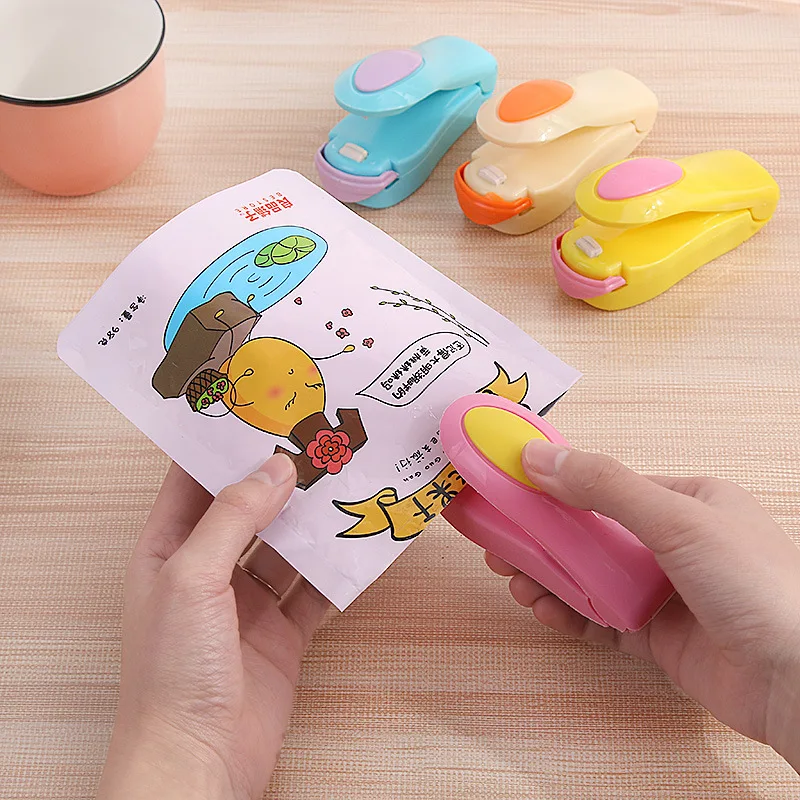 

Portable Bag Clips Handheld Mini Electric Heat Sealing Machine Impulse Sealer Seal Packing Plastic Bag work with battery