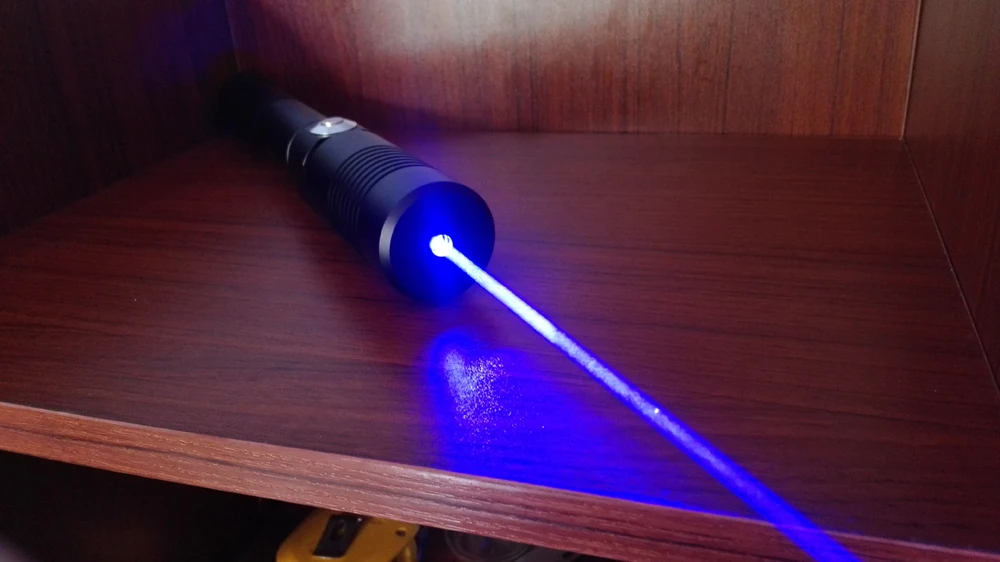 SUPER High Blue laser 450nm 3.5W laser torch/focusable/safe lock