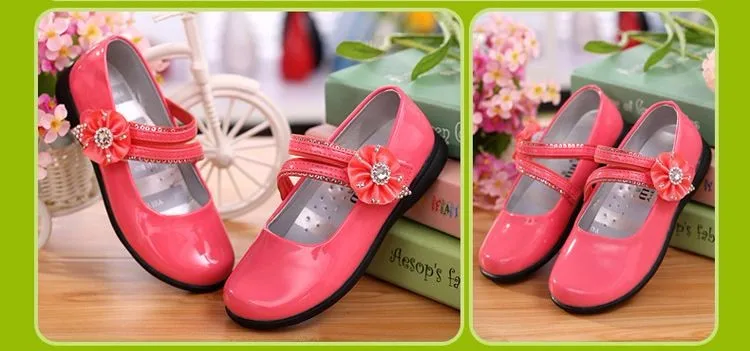 Детская кожаная обувь для девочек; модная черная кожаная обувь; тонкие туфли принцессы с цветочным принтом для студентов; обувь для выступлений