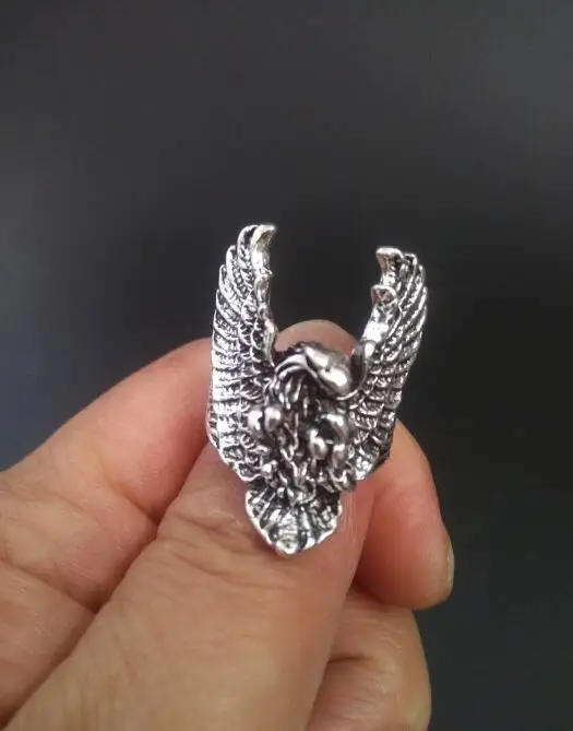 

Chinese old Tibetan silver hand made Chinese lanneret statue finger ring