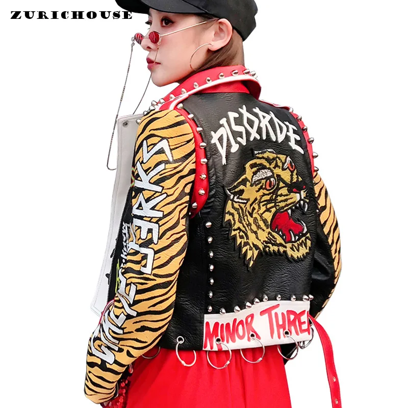 

Women Faux Leather Jacket Trend Graffiti Cartoon Embroidery Rivet Jacket 2019 New Fashion Streetwear Women Biker Leather Coats