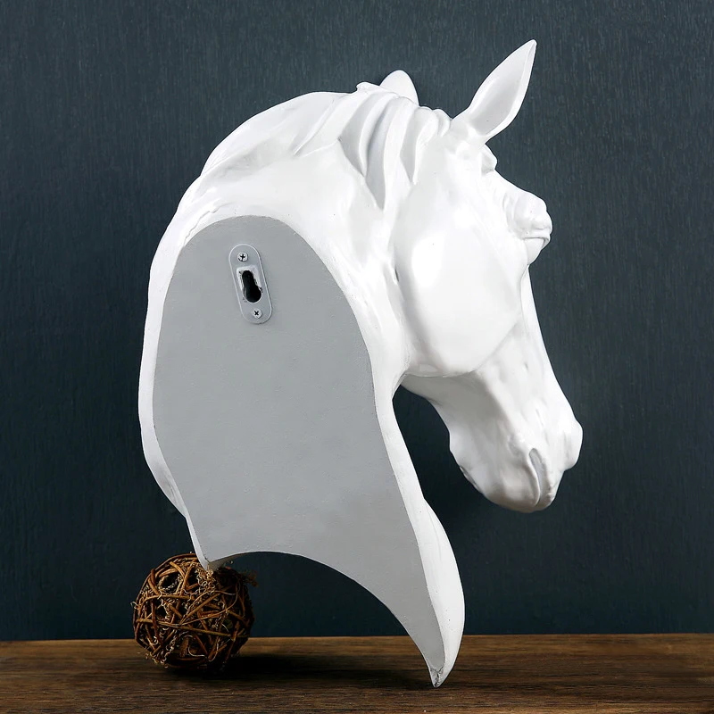 ваза голова венеры. голова зверя на стене. бюст давида микеланджело. голова оленя на стену. дизайнерские предметы интерьера.