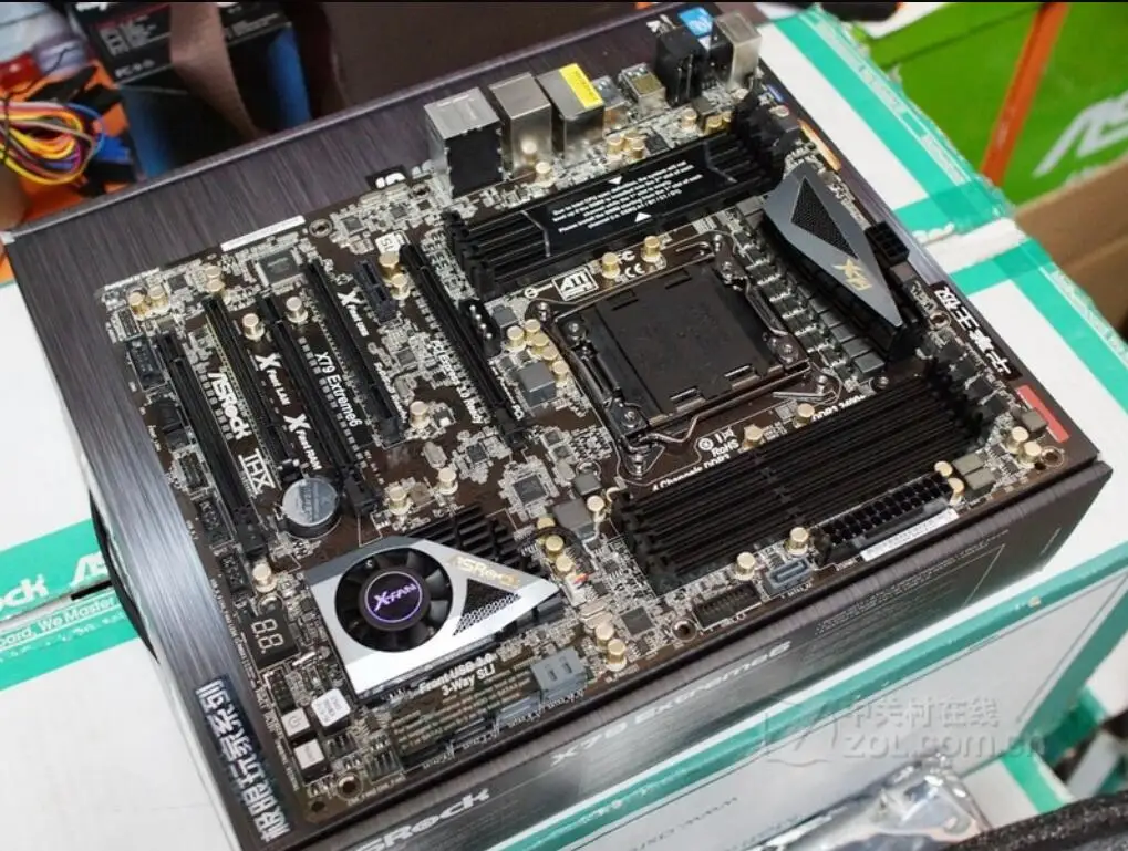 

ASRock X79 Extreme6 LGA 2011 DDR3 32GB PCI-E 3.0 USB3.0 SATA3.0 Desktop motherboard used 90%new