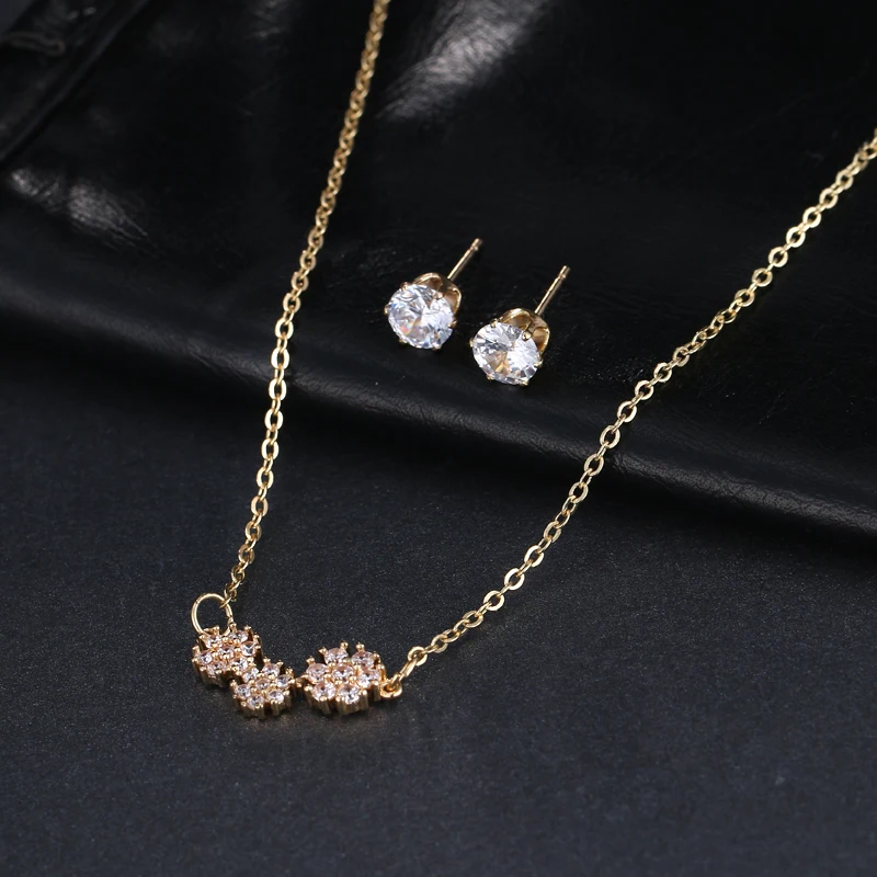 

2018 NoEnName_Null new luxury gold CZ crystal necklace pendant jewelry.