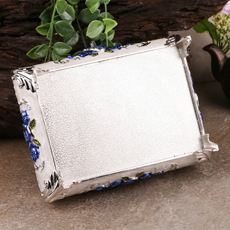 2781421098_2024733885