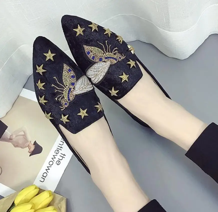 Women's flat shoes super confident women's soft soles casual shoes fashion new style embroidered bee shoes flat shoes women Women's flat shoes super confident women's soft soles casual shoes fashion new style embroidered bee shoes flat shoes women