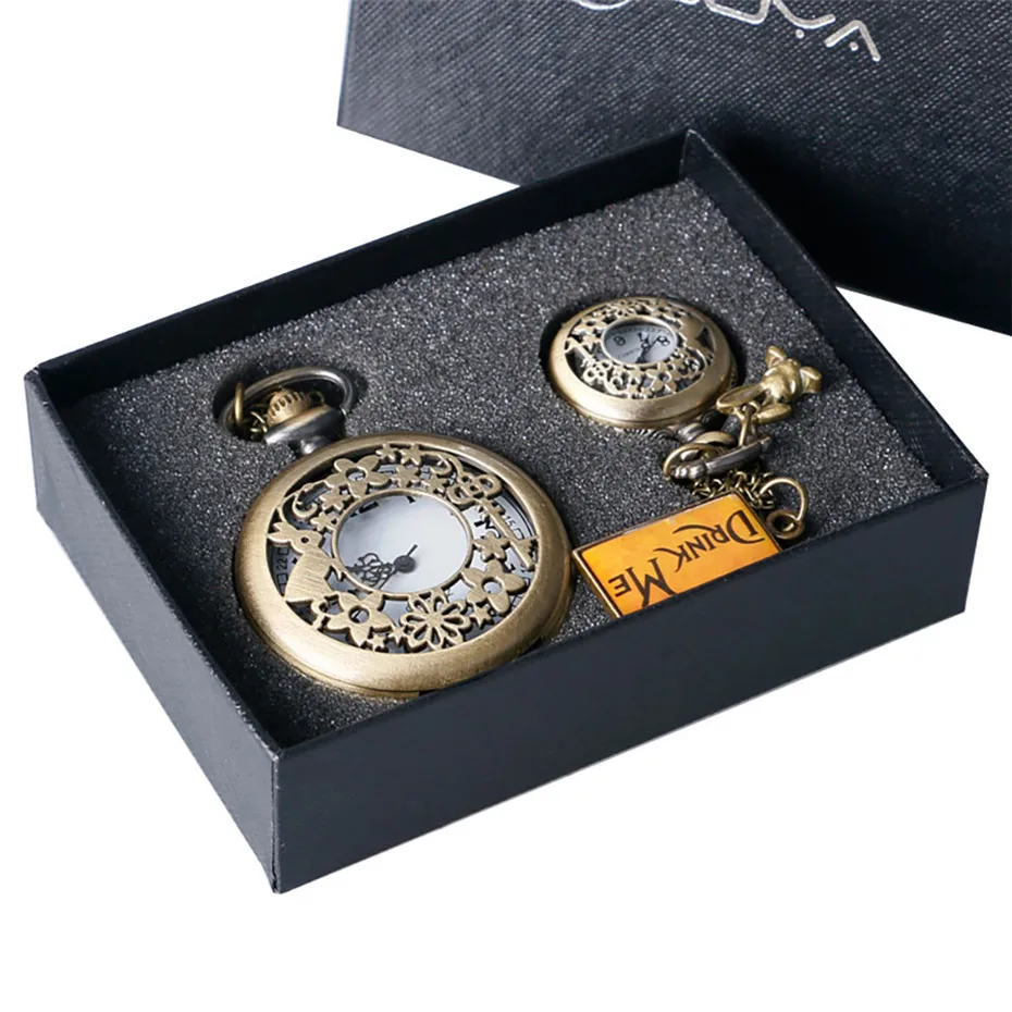 

Hollow Bronze Alice In Wonderland Theme Quartz Pocket Watch Set with Retro Pocket Hanging Chain Top Gifts for Men Women