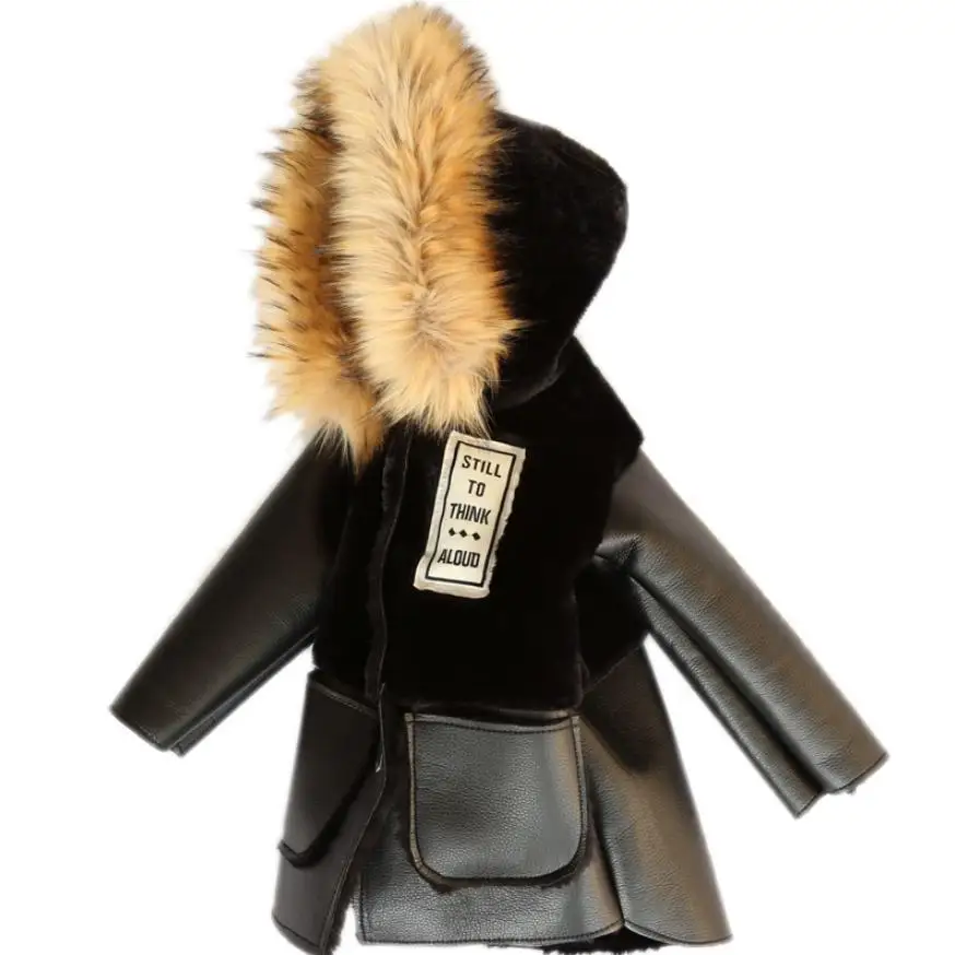 Baratos 2019 invierno abrigo de piel sintética para niños chaquetas de cuero PU de retales para bebés y niñas Abrigo con capucha de piel abrigado prendas de vestir exteriores más gruesas Y44