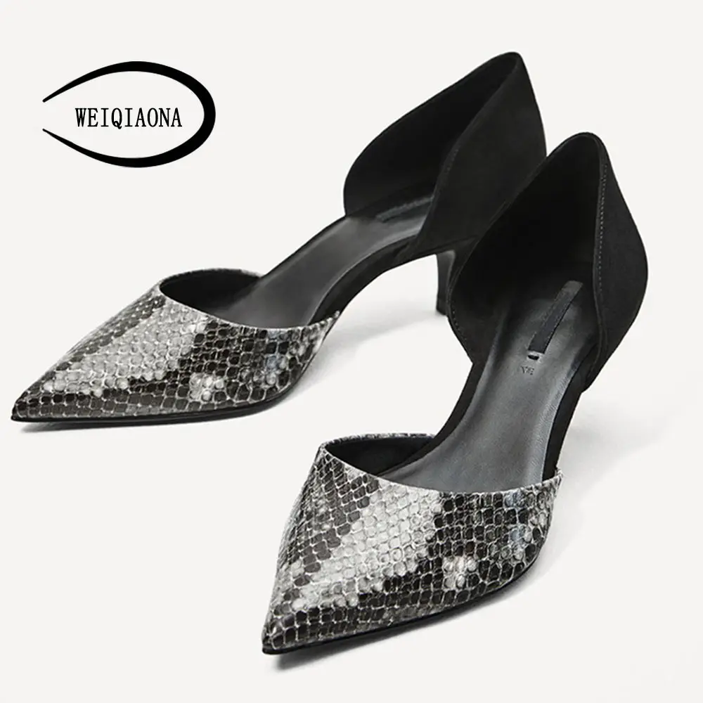 low heel black shoes