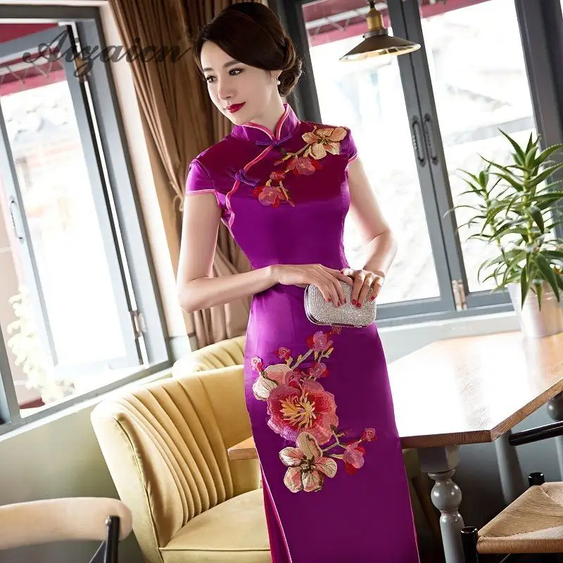 Vestido tradicional chino moderno Vestido de fiesta negro Qipao de seda Sexy Cheongsam bordado Oriental Vestido de noche Vestido QL - 5