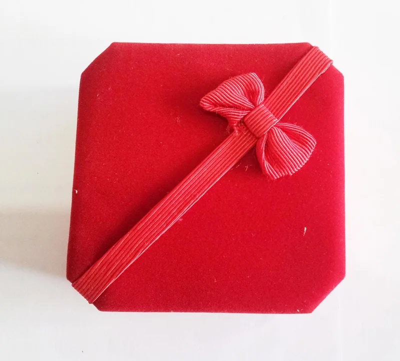 

1pc High Quality red Color Square shape Velvet Jewelry box widget box bracelet bangle box