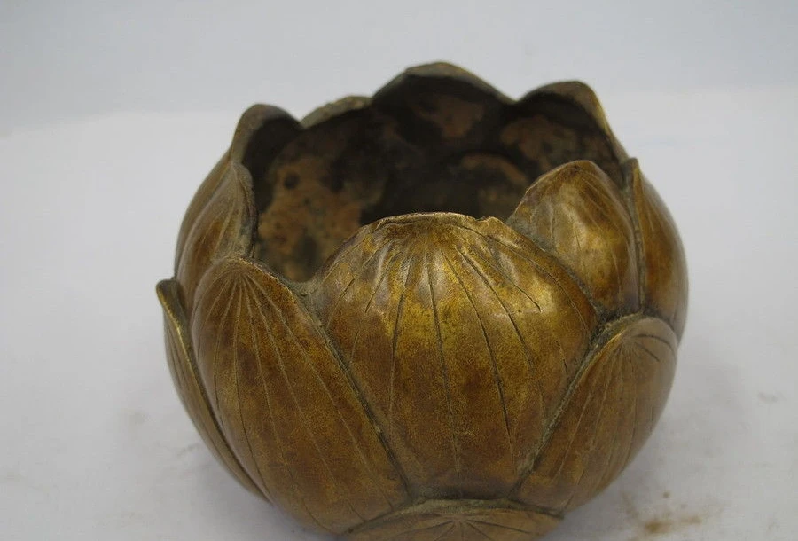 

Chinese Folk Classical Bronze Copper Lotus leaf Buddhism Incense Burner Censer a(5.19)