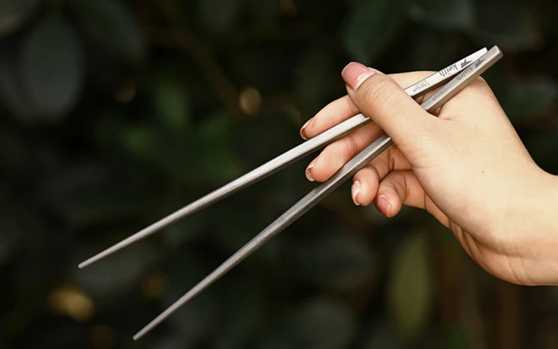 Varas de Alimentos ao ar Keith Titânio Pauzinhos Talheres Sólida Pauzinhos Quadrados Livre Camping Piquenique Viagens Pauzinhos Chineses Ti5633 16 acampamento piquenique viagem pauzinhos chineses ti5633
